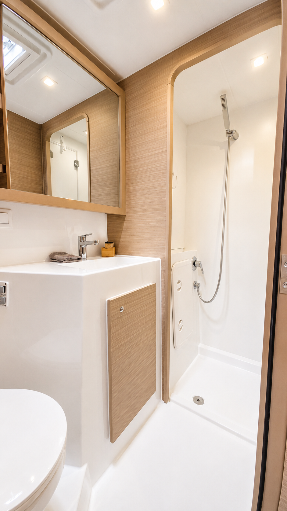 Lagoon 42 Millenium — photo 11