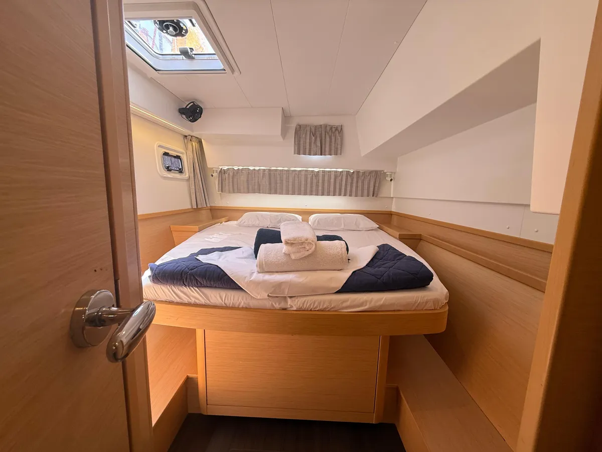 Lagoon 42 - 4 + 2 cab. — photo 25