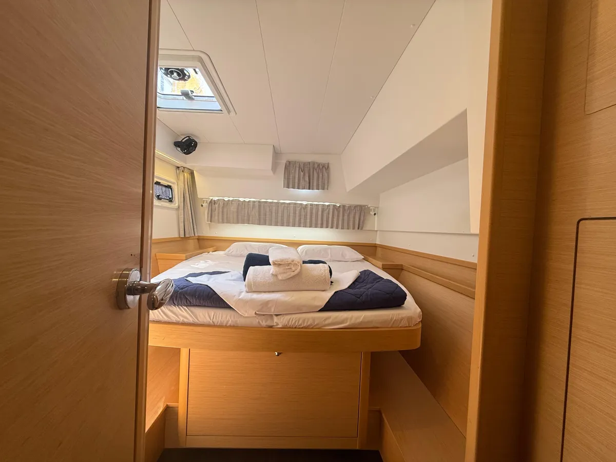 Lagoon 42 - 4 + 2 cab. — photo 27