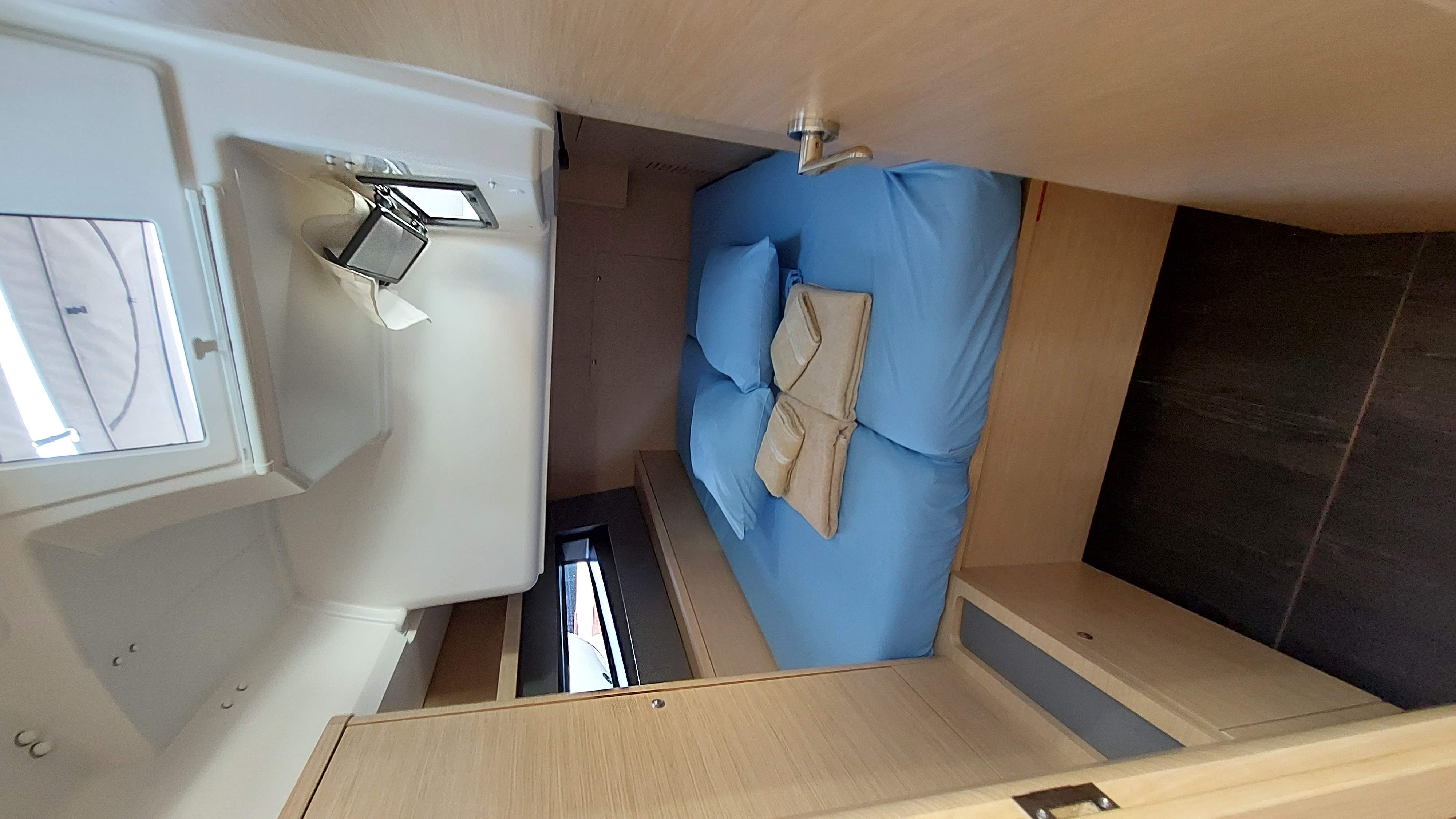 Dufour 41 - 3 cab. — photo 11