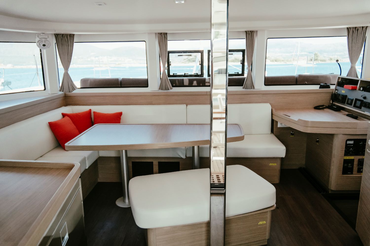 Lagoon 42 - 4 + 1 cab. — photo 15