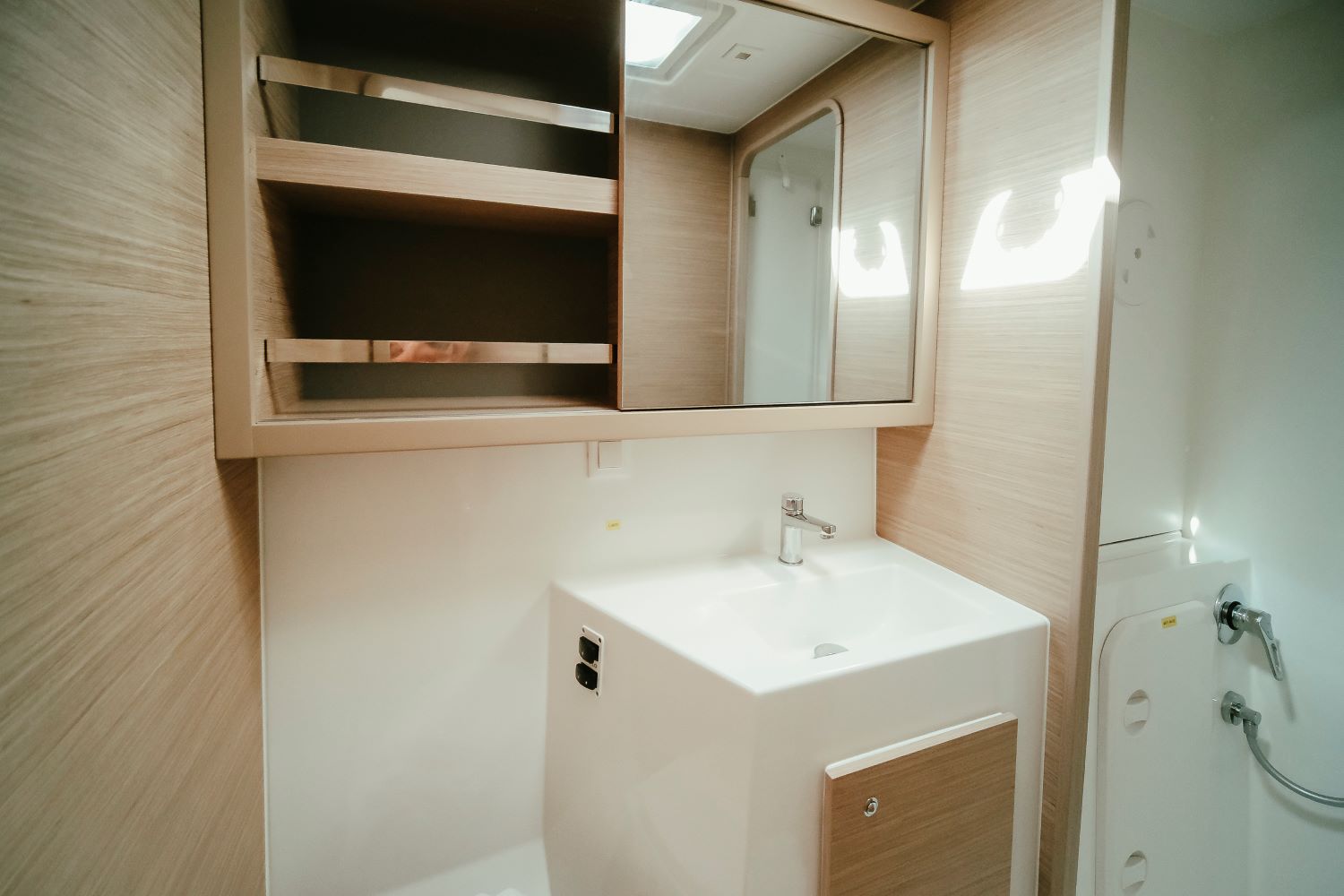 Lagoon 42 - 4 + 1 cab. — photo 19