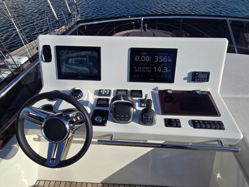Prestige 520 Flybridge - 3 + 1 cab. — photo 9