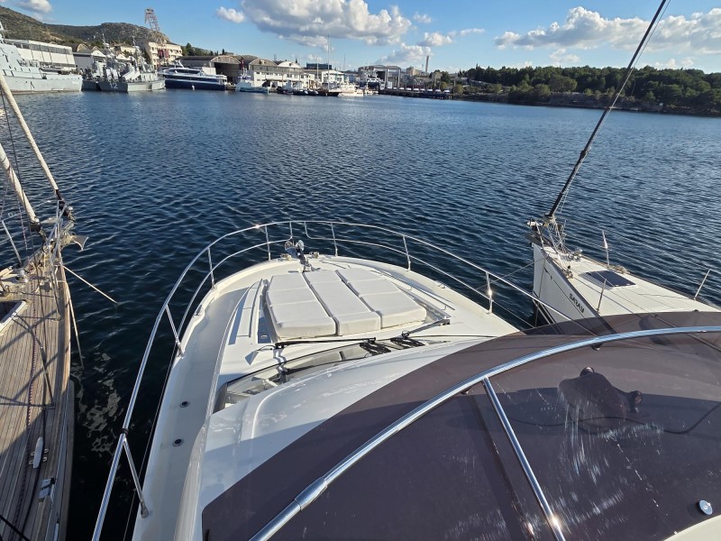 Prestige 520 Flybridge - 3 + 1 cab. — photo 10