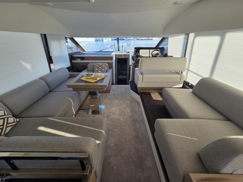 Prestige 520 Flybridge - 3 + 1 cab. — photo 13