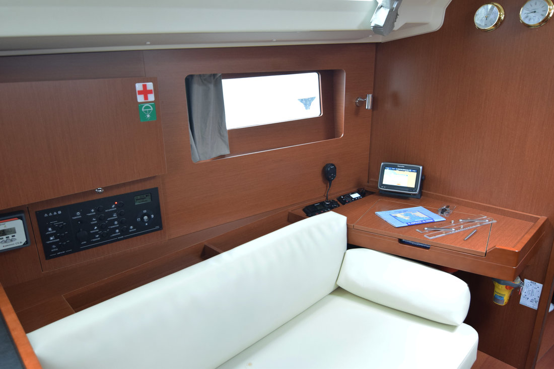 Oceanis 41.1 — photo 9