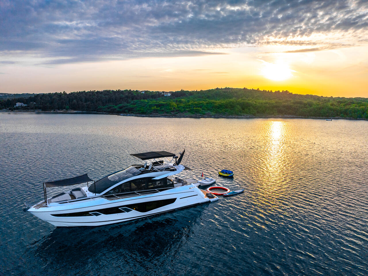 Sunseeker 65 Sport Yacht — photo 7