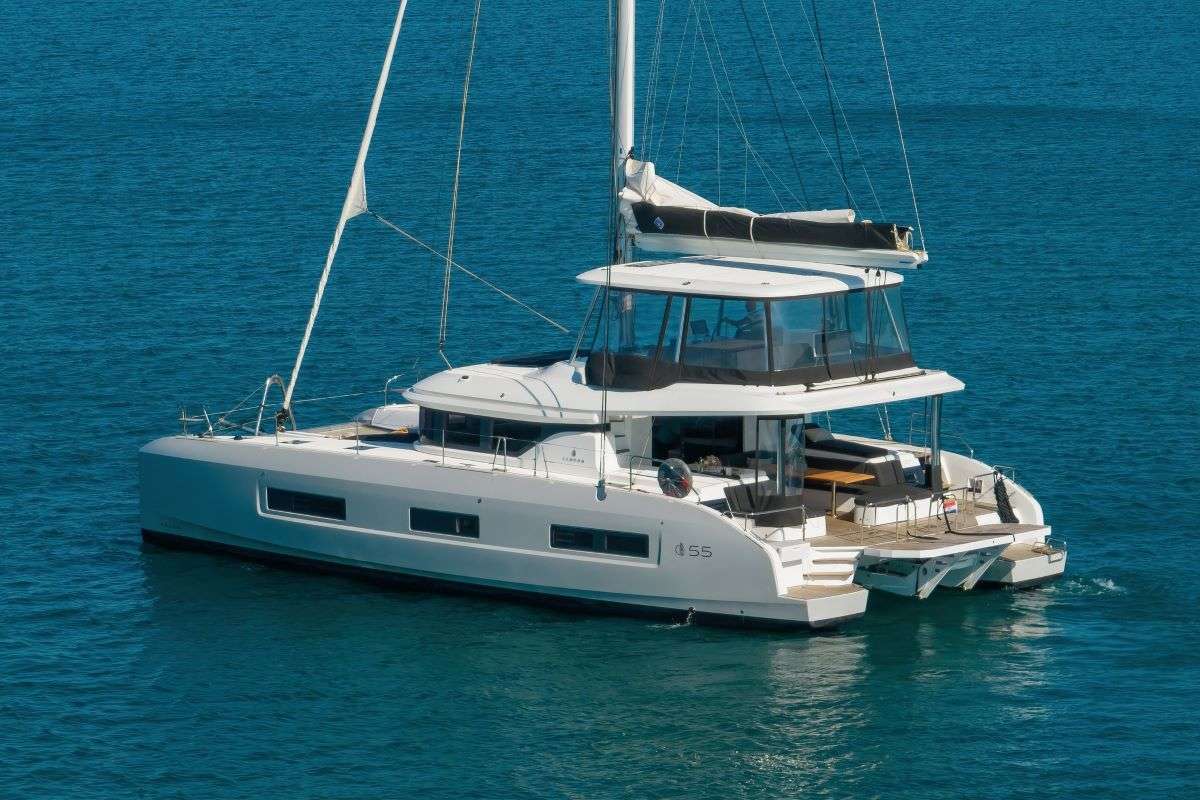 Lagoon 55 - 4 + 2 cab. — photo 3