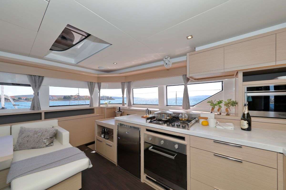 Lagoon 55 - 4 + 2 cab. — photo 22