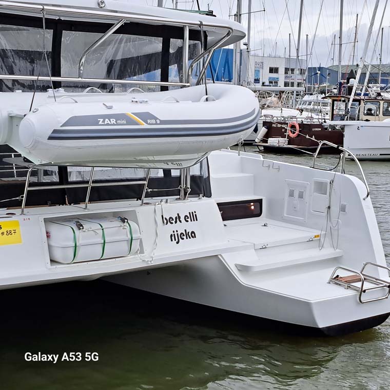 Lagoon 42 - 4 + 2 cab. — photo 1