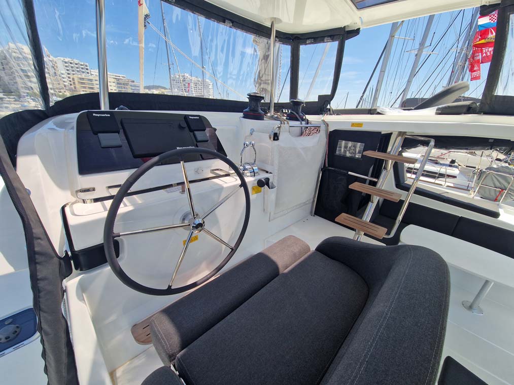 Lagoon 42 - 4 + 2 cab. — photo 23
