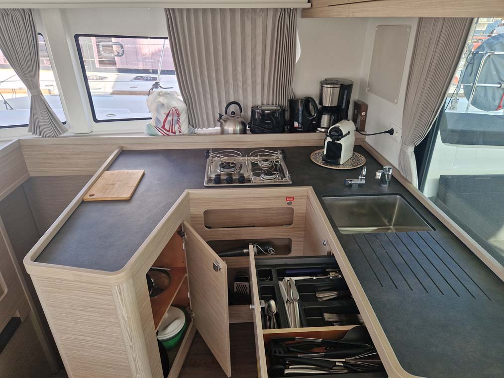 Lagoon 42 - 4 + 2 cab. — photo 29