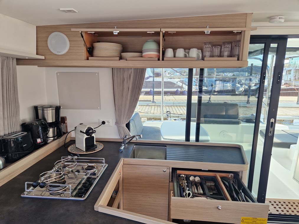 Lagoon 42 - 4 + 2 cab. — photo 30