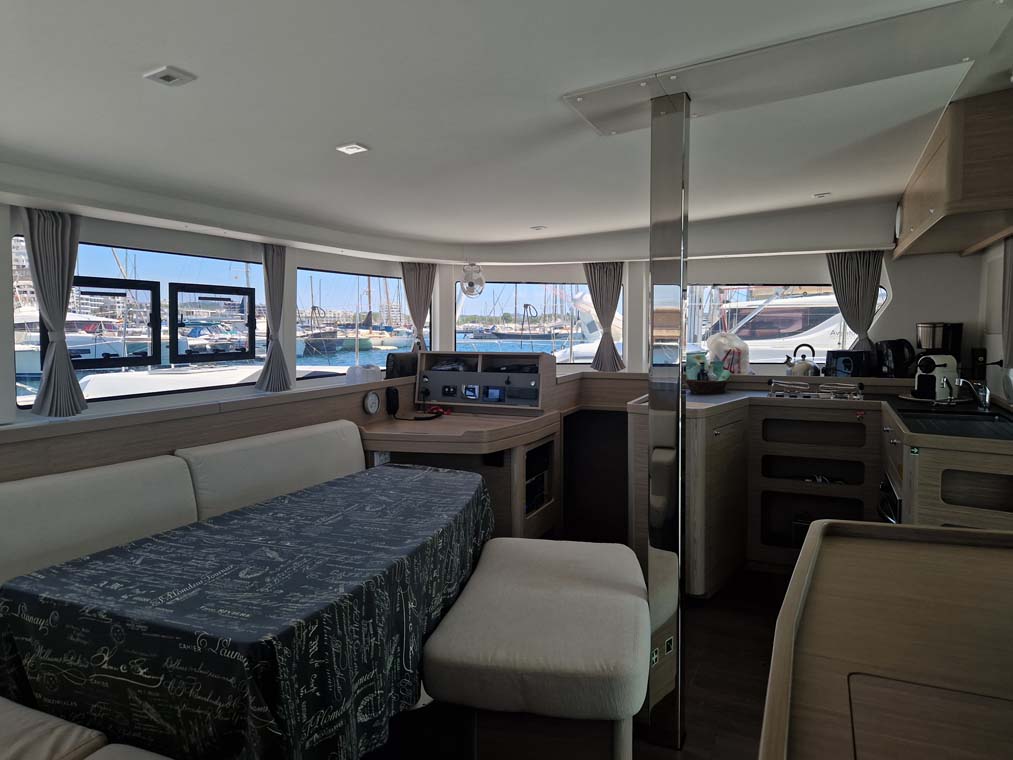 Lagoon 42 - 4 + 2 cab. — photo 3