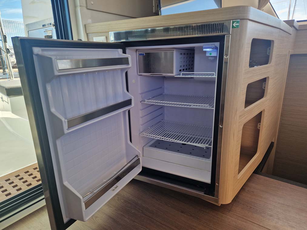 Lagoon 42 - 4 + 2 cab. — photo 7