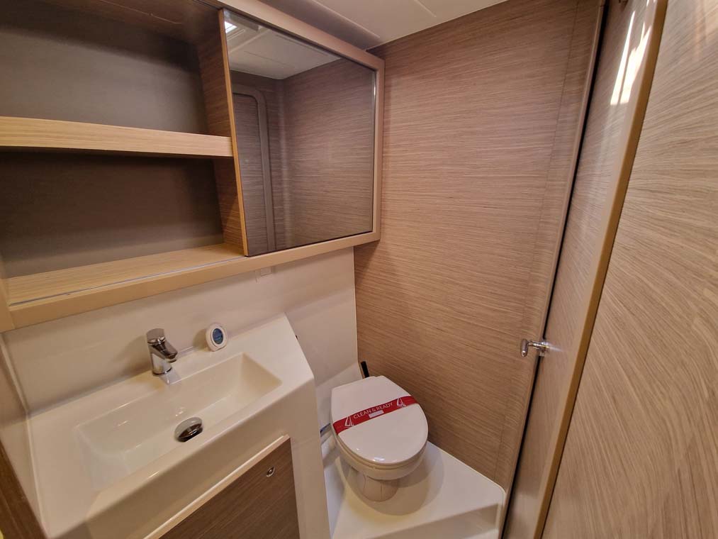 Lagoon 42 - 4 + 2 cab. — photo 14