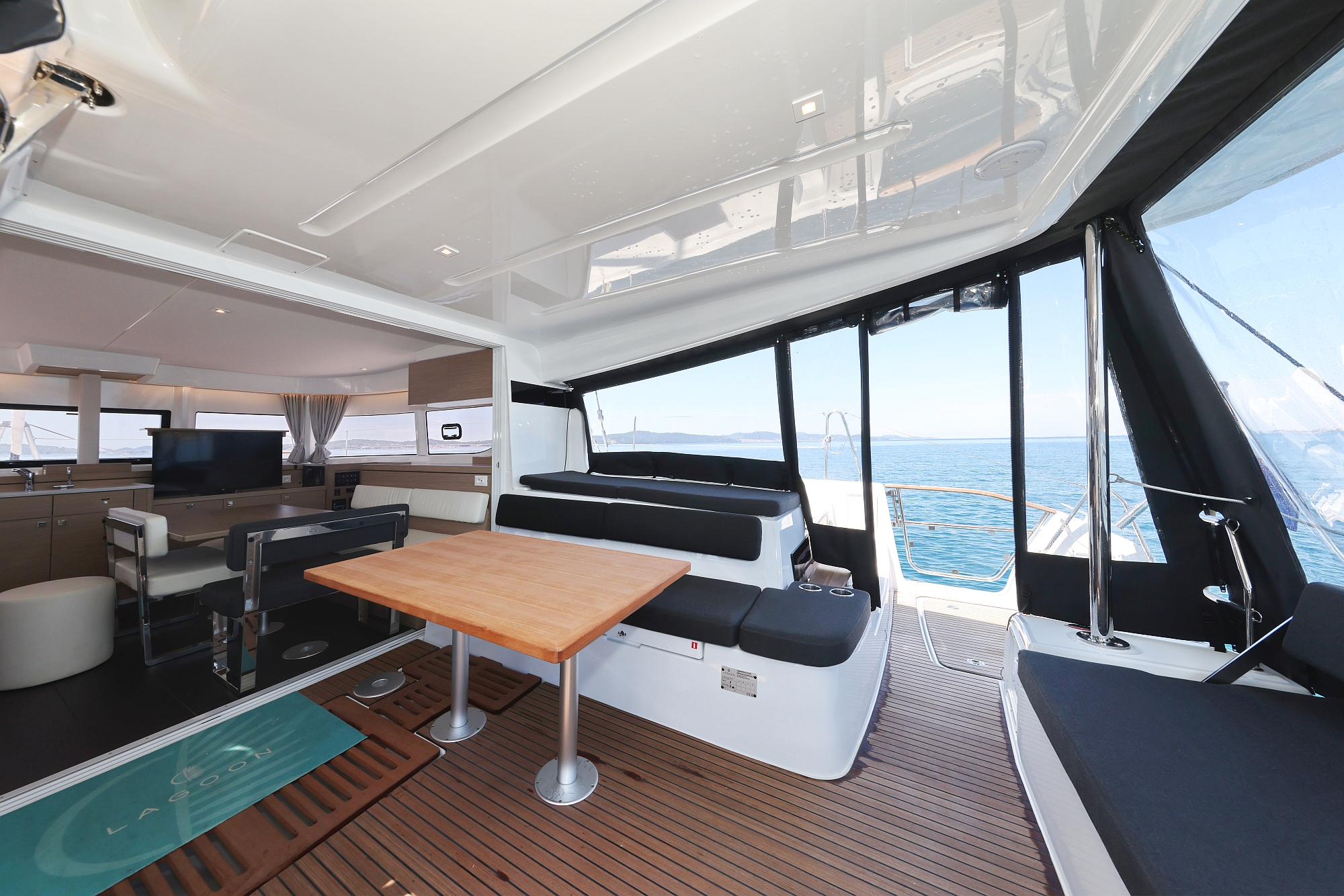 Lagoon 43 - 4 + 2 cab. — photo 24