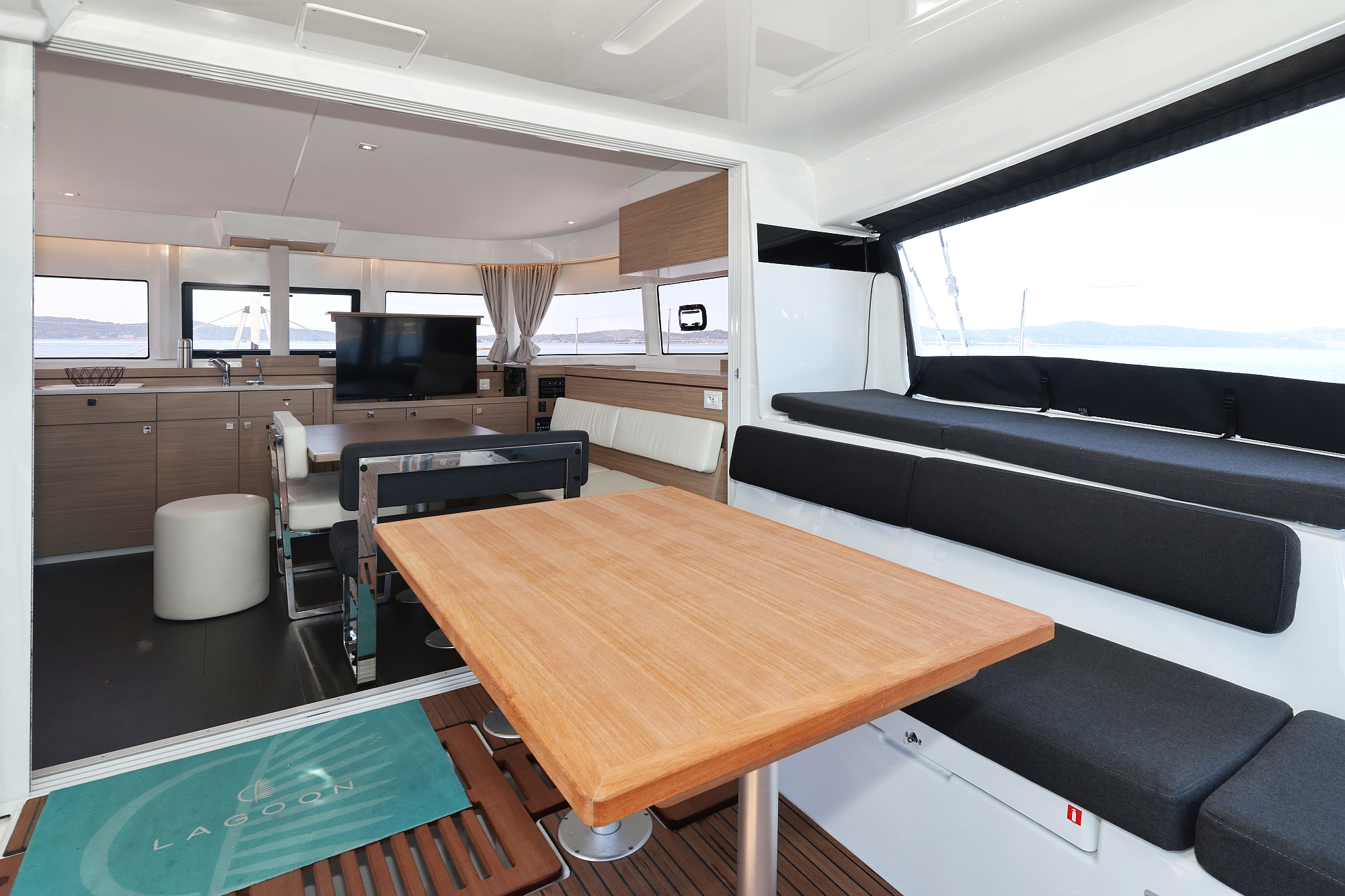 Lagoon 43 - 4 + 2 cab. — photo 26