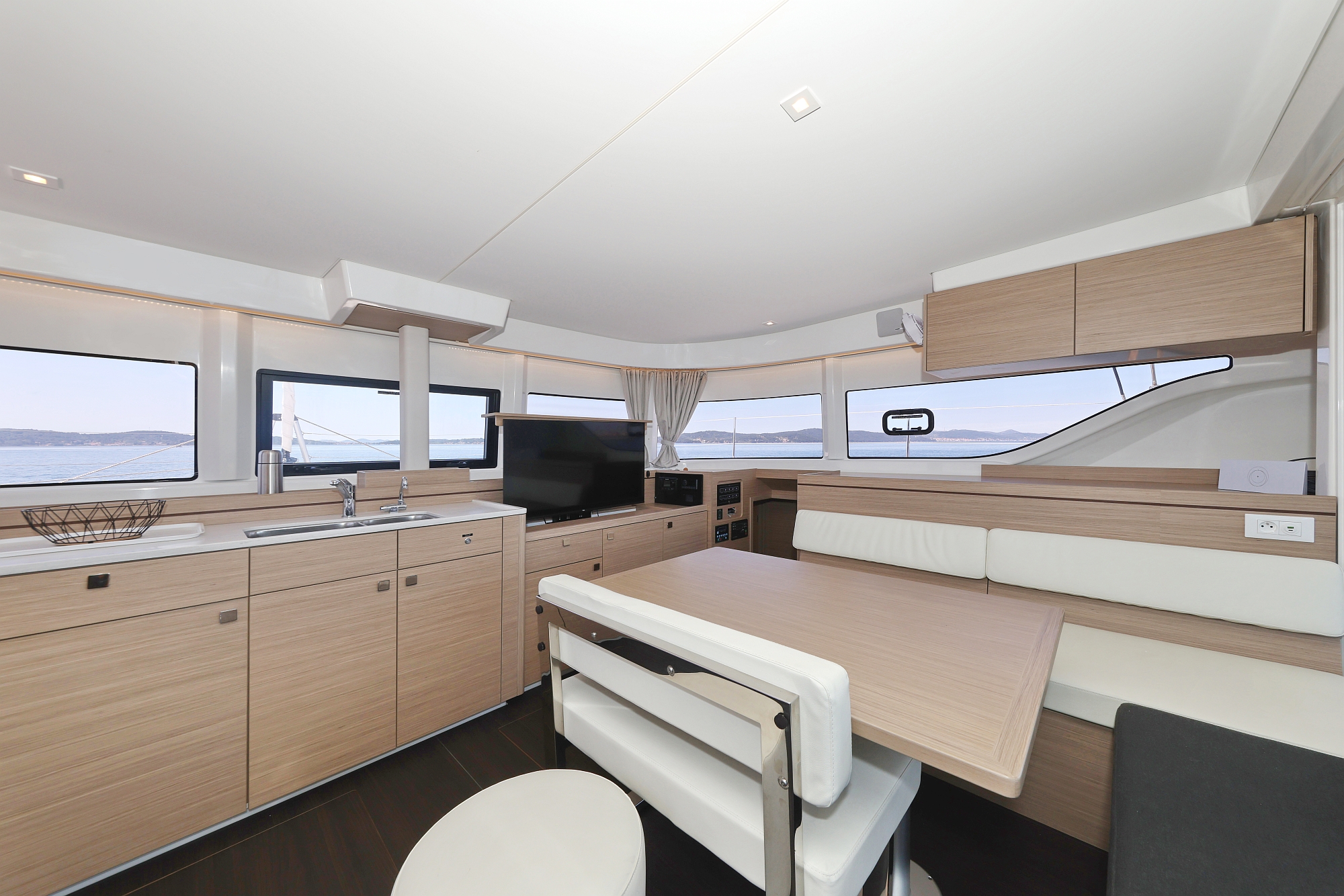 Lagoon 43 - 4 + 2 cab. — photo 68