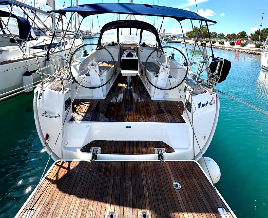 Bavaria Cruiser 37 - 3 cab. — photo 1