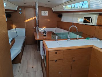 Sun Odyssey 389 — photo 6