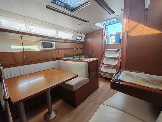 Sun Odyssey 389 — photo 5