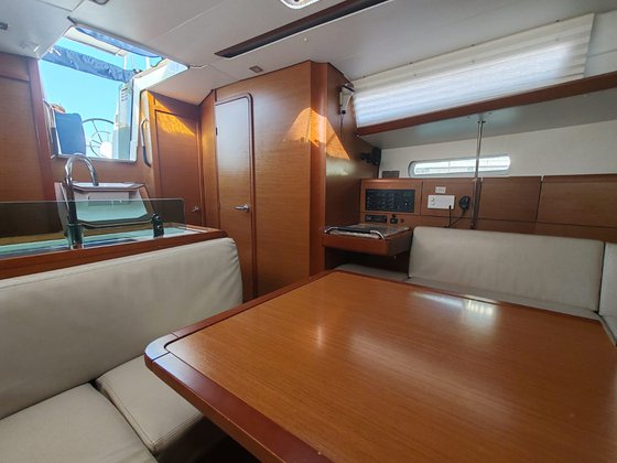 Sun Odyssey 389 — photo 3