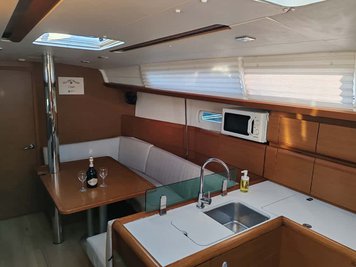 Sun Odyssey 389 — photo 6