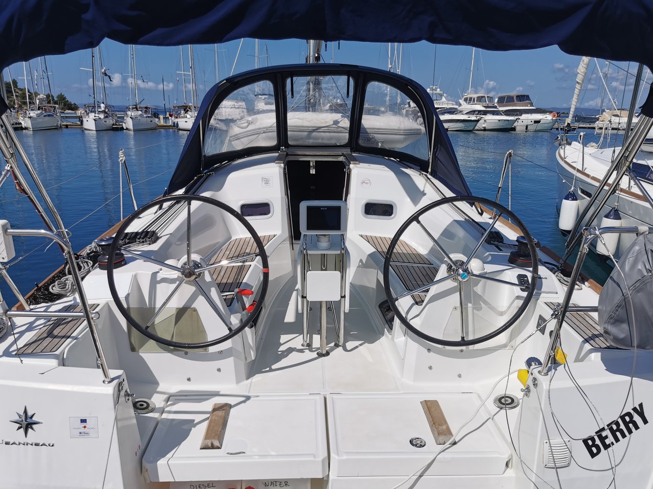 Sun Odyssey 349 - 3 cab. — photo 4