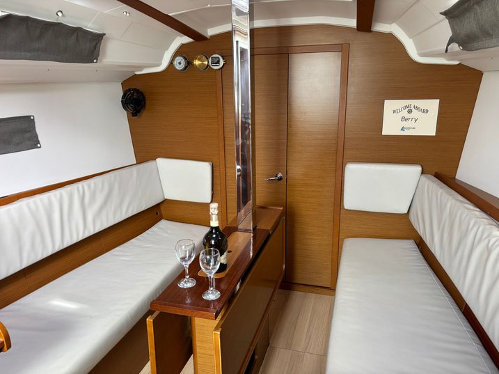Sun Odyssey 349 - 3 cab. — photo 6