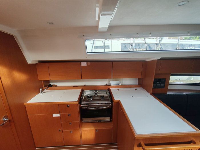 Bavaria C42 — photo 5