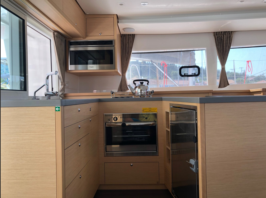Lagoon 450 F - 4 + 1 cab. — photo 8