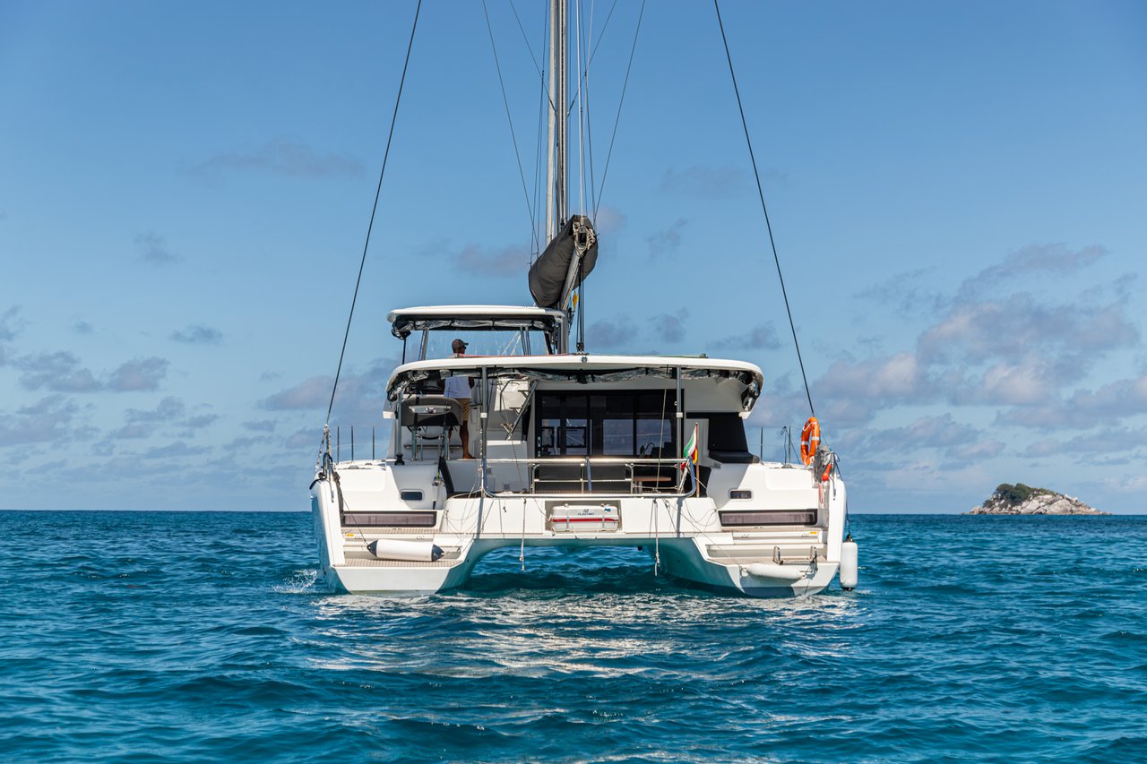 Lagoon 42 - 4 + 2 cab. — photo 7