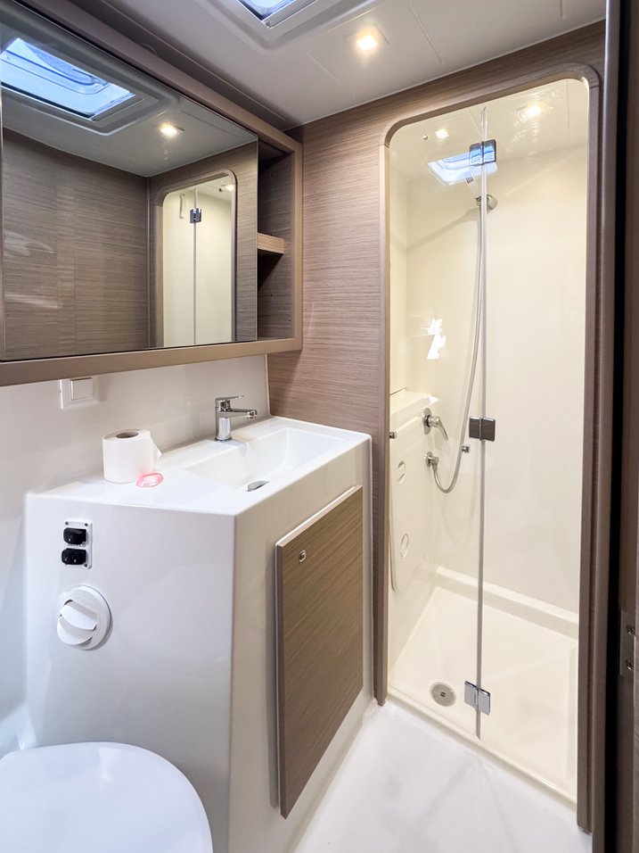 Lagoon 42 - 4 + 2 cab. — photo 33
