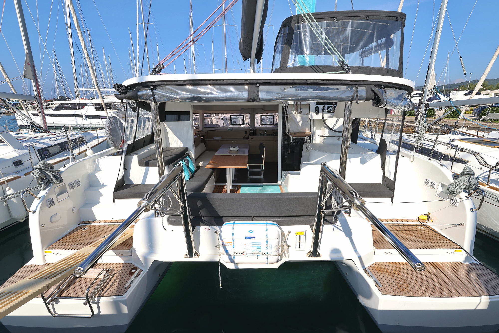 Lagoon 38 - 3 + 2 cab. — photo 37