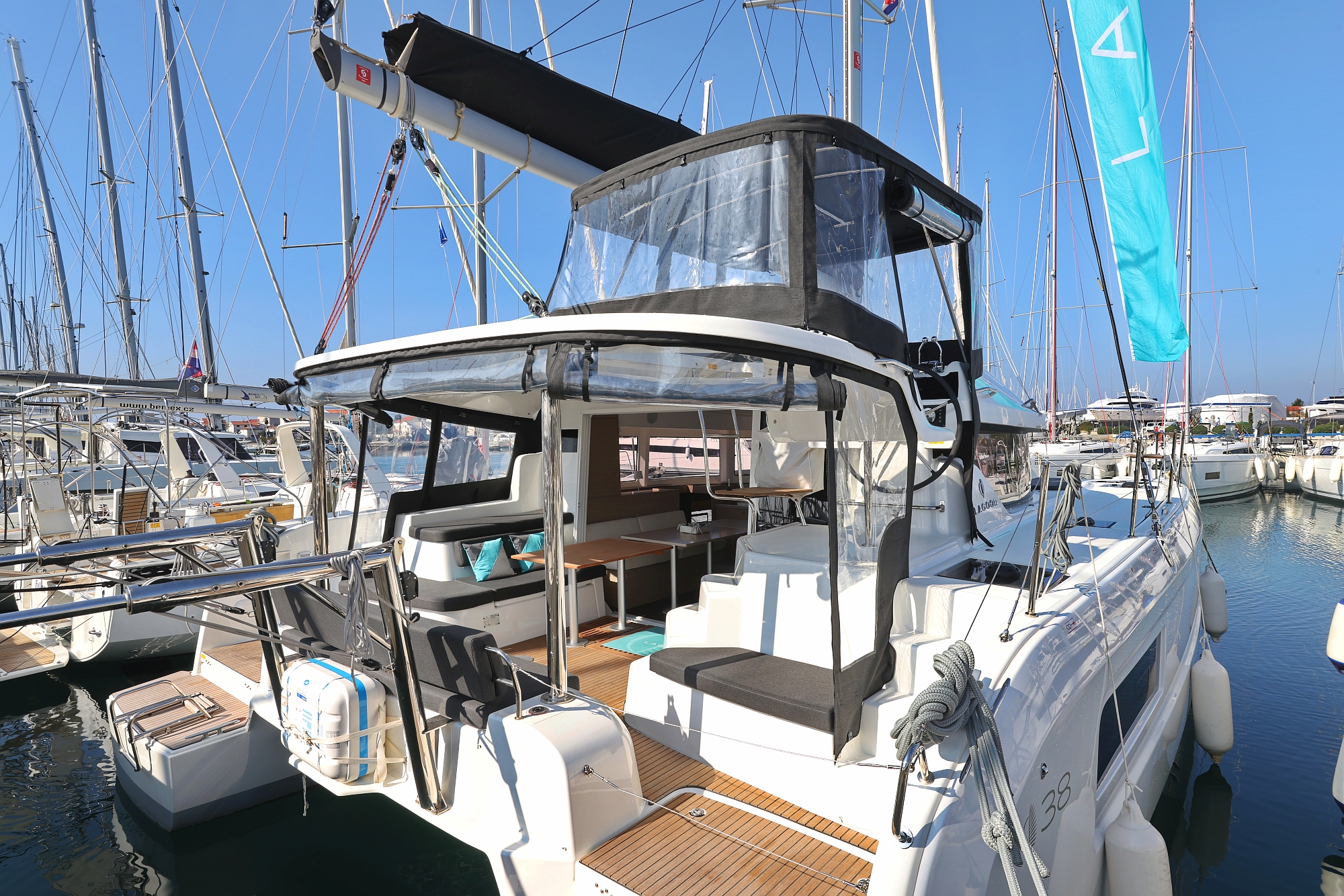 Lagoon 38 - 3 + 2 cab. — photo 39