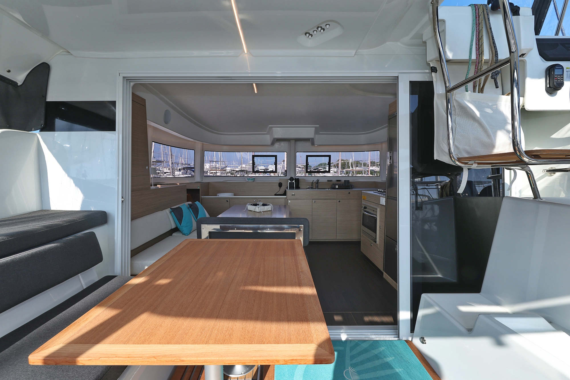 Lagoon 38 - 3 + 2 cab. — photo 23