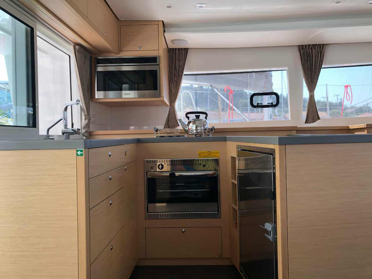 Lagoon 450 F - 4 + 2 cab. — photo 10