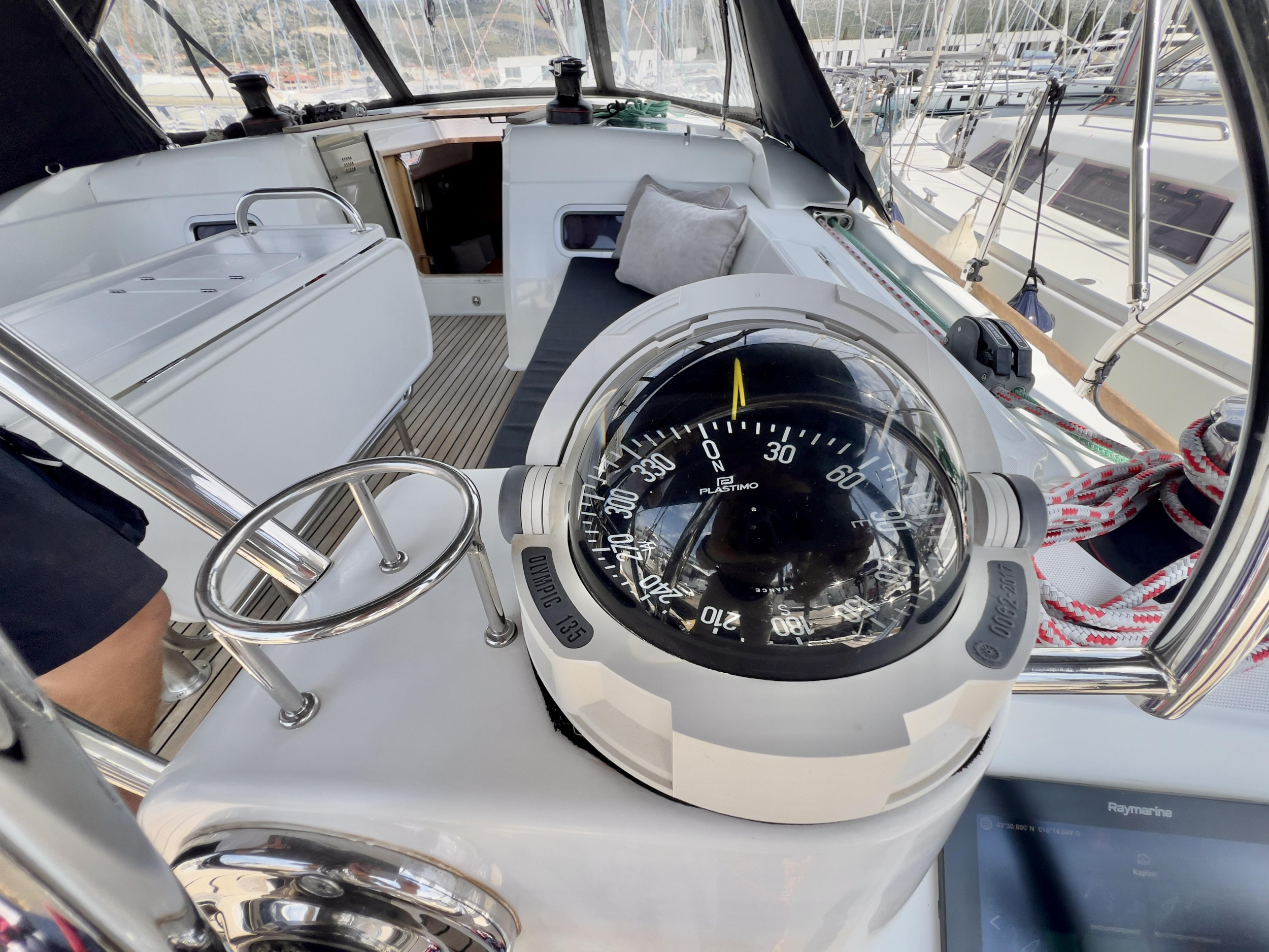 Sun Odyssey 479 - 4 cab. — photo 12