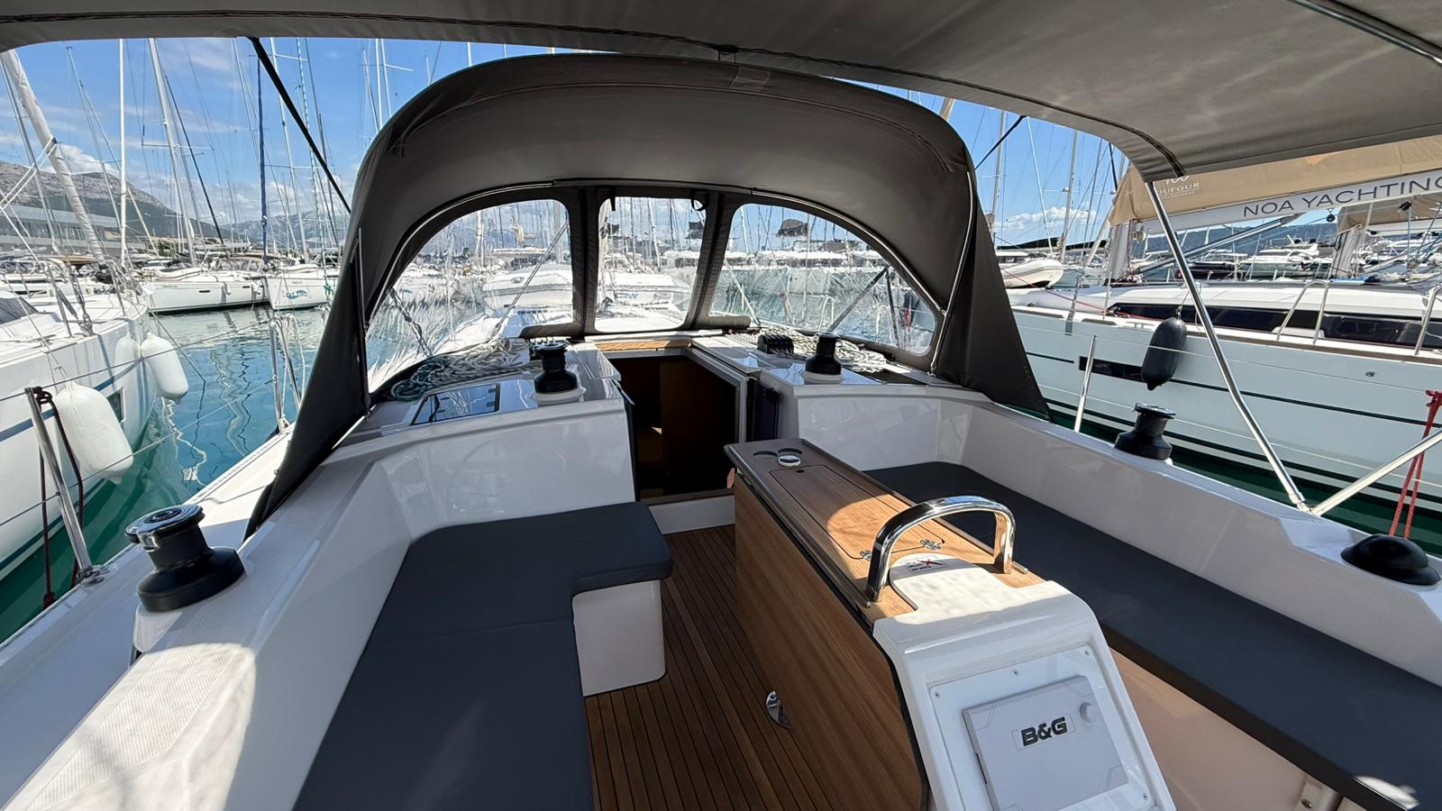 Bavaria C42 — photo 5