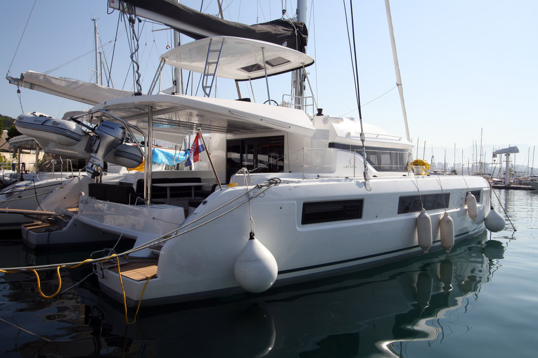 Lagoon 50 - 6 + 1 cab. — photo 1