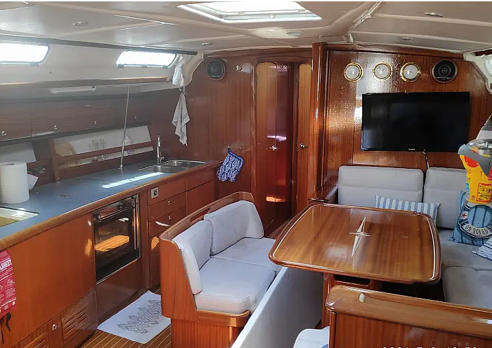 Bavaria 44 — photo 8