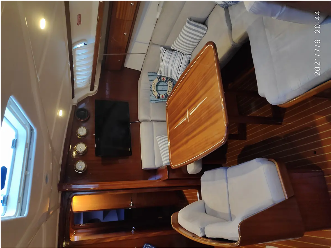 Bavaria 44 — photo 9