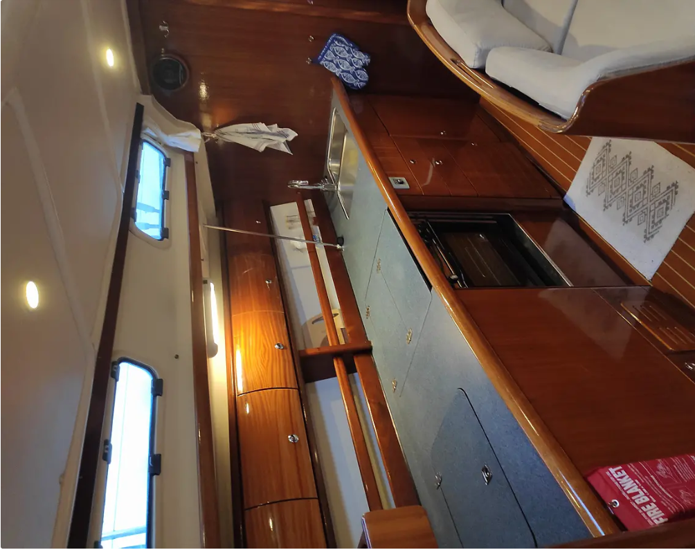 Bavaria 44 — photo 10