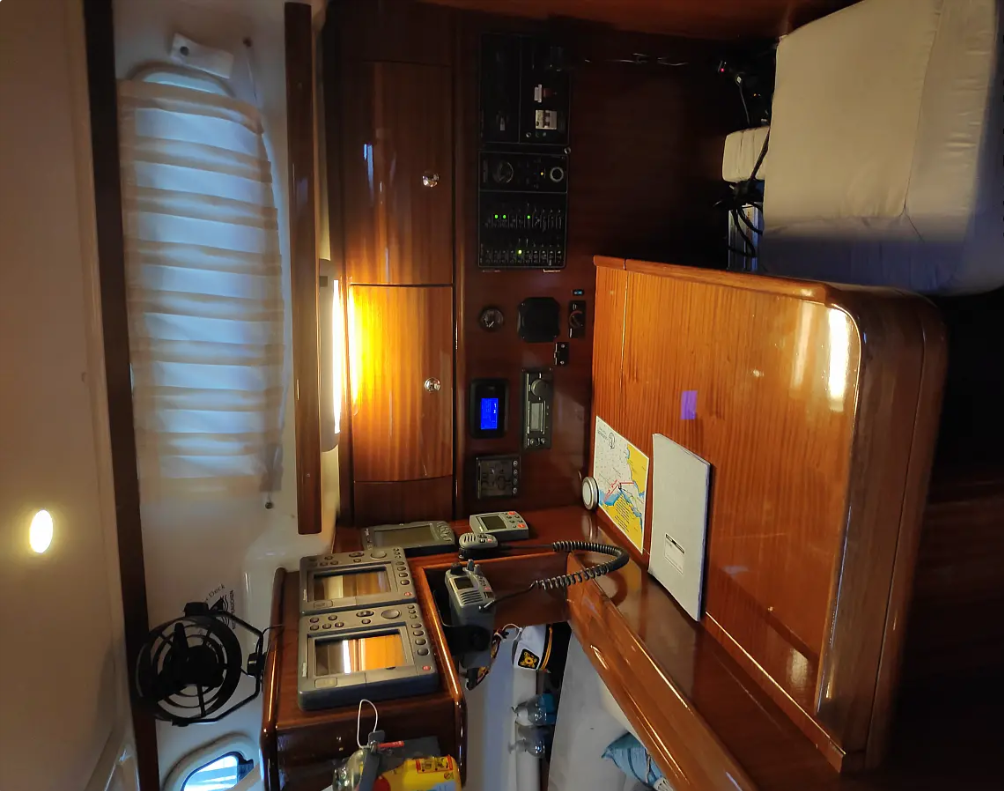 Bavaria 44 — photo 13
