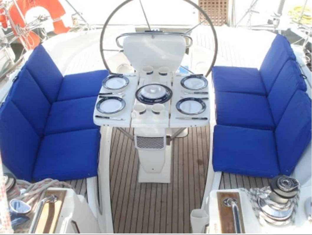 Bavaria 38 — photo 3