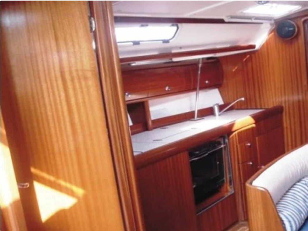 Bavaria 38 — photo 7