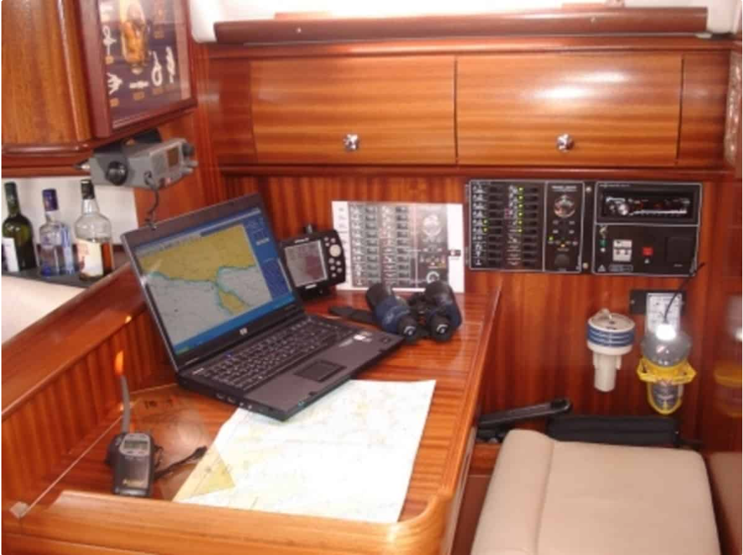 Bavaria 38 — photo 8