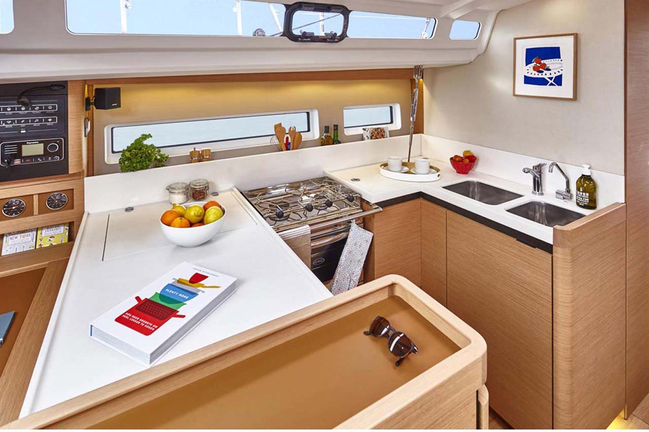 Sun Odyssey 440 - 4 cab. — photo 10