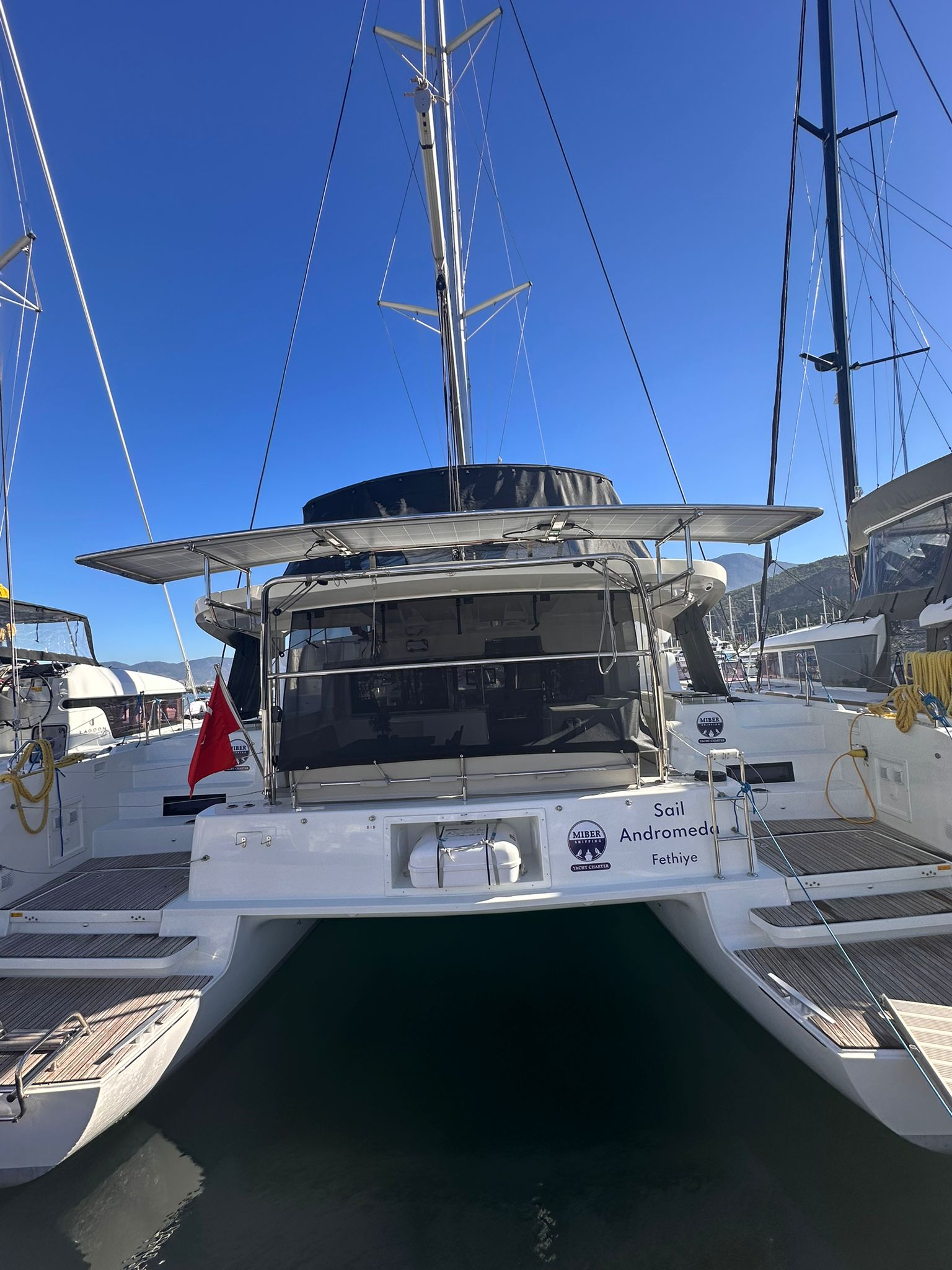 Lagoon 46 - 4 + 1 cab. — photo 2
